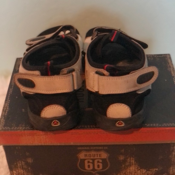 Walking Sandals with adjustable closure - Picture 3 of 5